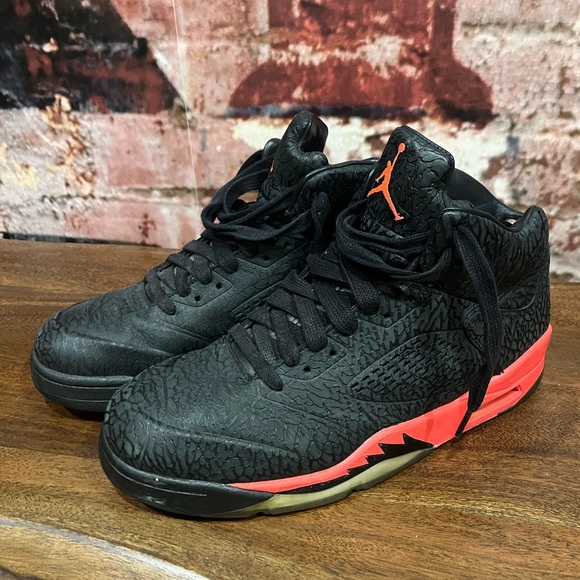 PREOWNED NIKE AIR JORDAN 5 RETRO CRACKING ELEPHANT BLACK AND INFRARED RED - Picture 2 of 9